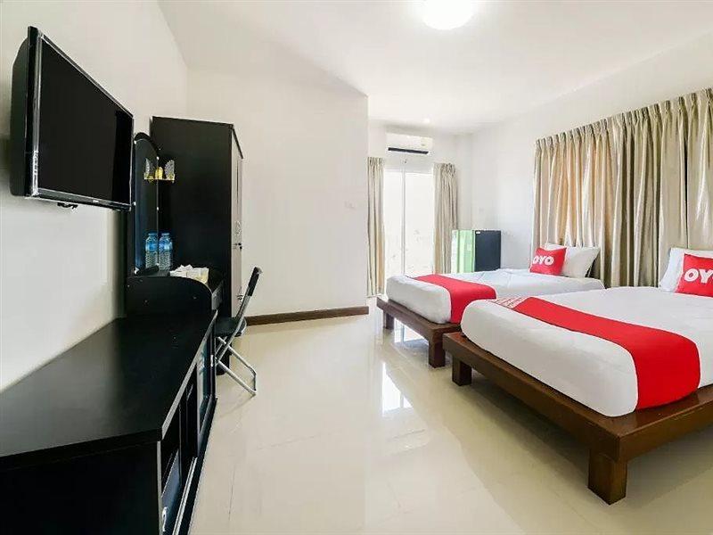 Oyo 350 Mae Saeng Place Si Racha Bagian luar foto