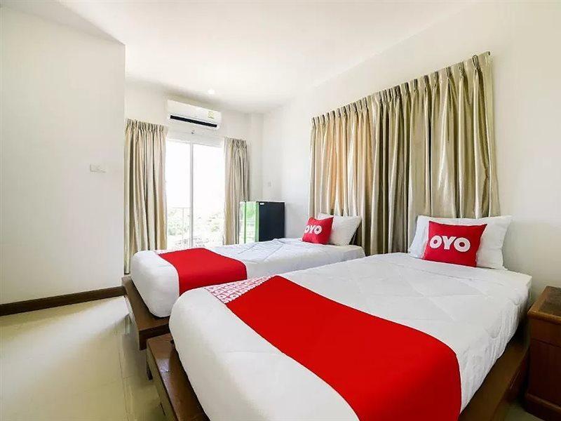 Oyo 350 Mae Saeng Place Si Racha Bagian luar foto