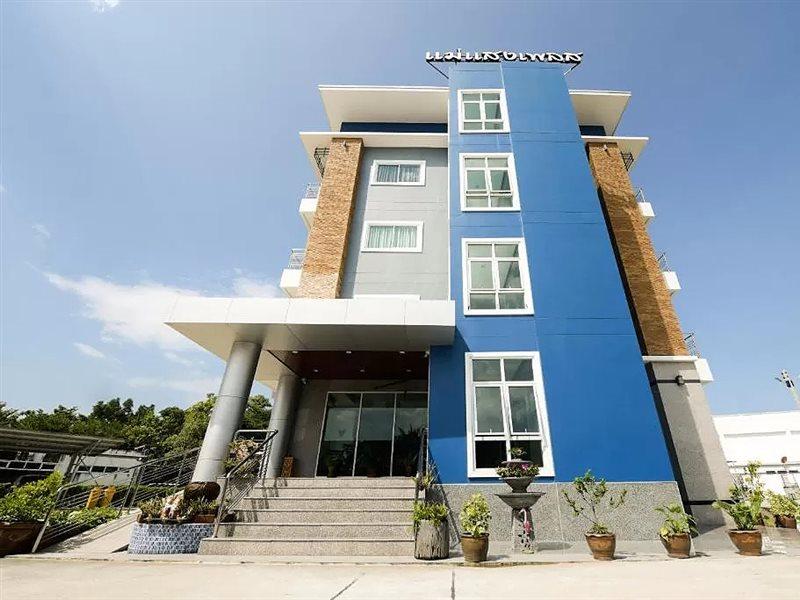 Oyo 350 Mae Saeng Place Si Racha Bagian luar foto