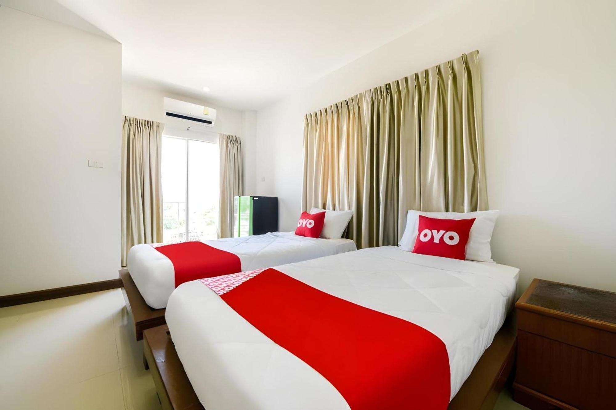 Oyo 350 Mae Saeng Place Si Racha Bagian luar foto