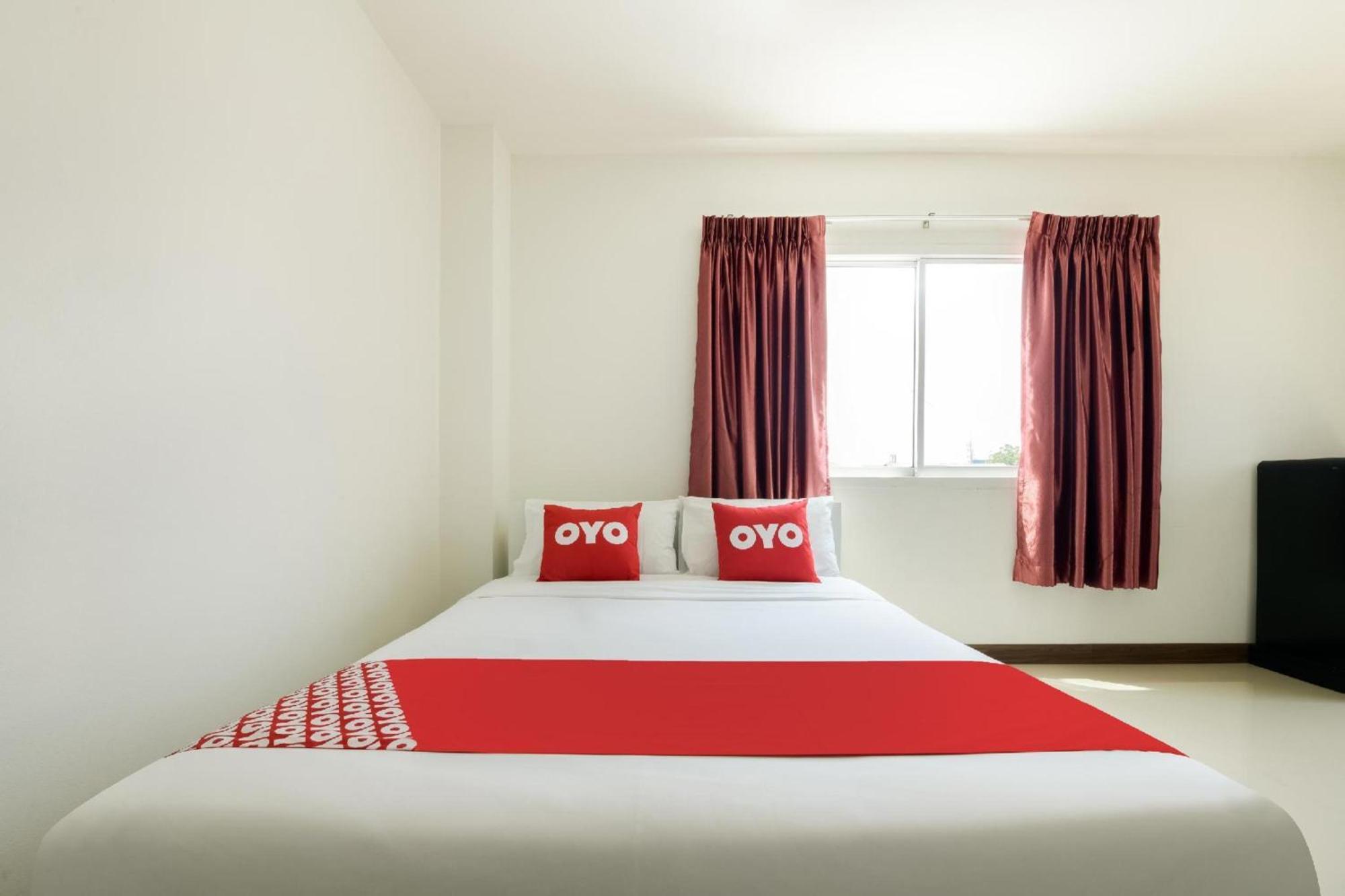 Oyo 350 Mae Saeng Place Si Racha Bagian luar foto